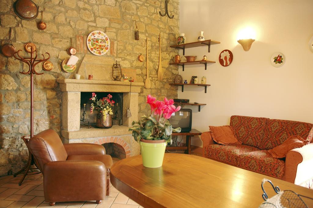Agriturismo Palazzo Conti - B Pienza Esterno foto